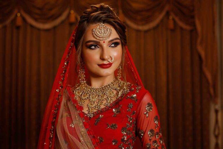 Take Assistance From Top 10 Bridal Makeup Artists in Delhi to Enthral Your Guests