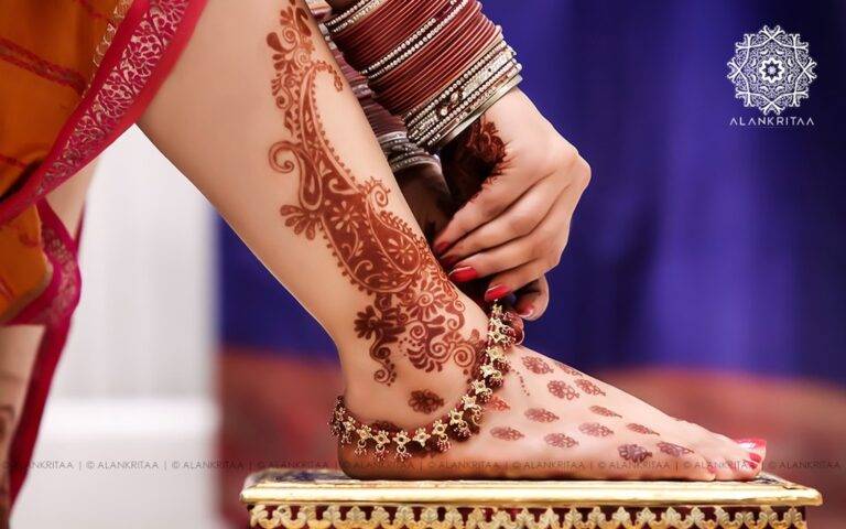Consider Hiring Any of The Best Mehndi Artists in Delhi to Look Gorgeous on Your D-day